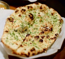 Garlic chilli naan